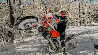 Riding My Dirt Bike Through Deep Snow!