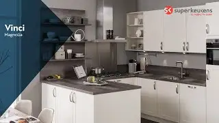 Superkeukens Vinci Magnolia keuken satijnlak U-opstelling met bargedeelte