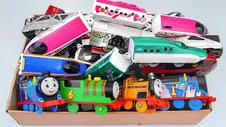Plarail Railway System | Shinkansen E5, E7, Hello Kitty & JR Freight Trains at Railroad Crossing 🚄