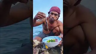 Seafood Feast by the Sea &ndash; Grilled Crabs and Chicken on Banana Leaf 🦀🔥🌴