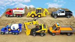 Excavator, Cranes, and Rescue Vehicles - The Story Super construction vehicle fleet! SaCo Toys