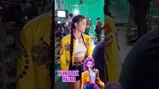 Cacciatori di demoni K-Pop nella vita reale #shorts #kpopdemonhunters #huntrix #saja