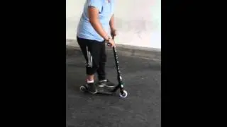 Bonjour je vous pr&eacute;sente ma tram de trottinette  freestyle premier vid&eacute;o