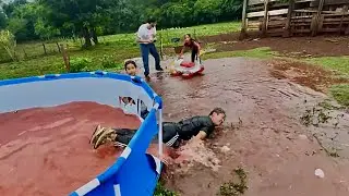 A PISCINA DO ACAMPAMENTO EXPLODIO COM TODO MUNDO DENTRO 😱