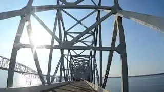 While you&rsquo;re crossing this bridge with Big -Rig hold your breath!! Delaware river Bridge!🌉 USA 🇺🇸 