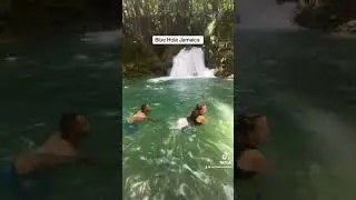 Clif jump blue hole