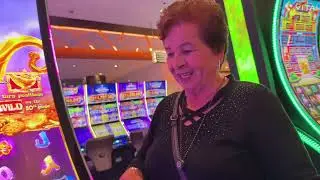    JUEVES  DE CASINO 🎰JUGANDO 4 MAQUINITAS .