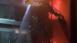 Un incendie ravage un immeuble résidentiel à Valence (Sauvetage) - Reuters