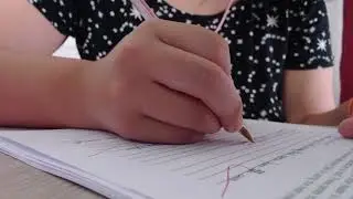 ASMR - CORRIGINDO PROVAS