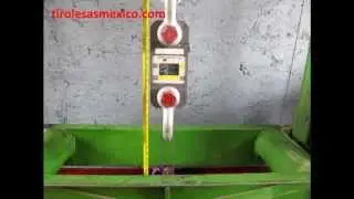 Prueba de ruptura de equipo de escalara tirolesa mosquetones y no certificados