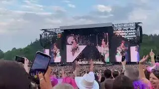 &ldquo;Golden&rdquo; Harry Styles Love on Tour , Slane Castle Ireland 10th June 2023  #harrystyles #slanecastle 