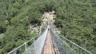 Curz&uacute;tt and the Tibetan Bridge 