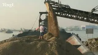 Barge loading and unloading 5000 tons of river sand - Ying1