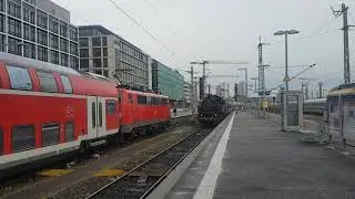 Einfahrt Sonderzug Rund um Stuttgart mit BR 64 und E94 GES in Stuttgart Hauptbahnhof.