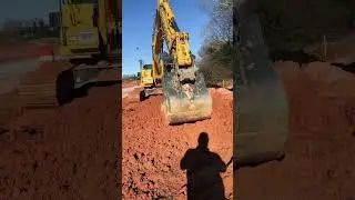 Komatsu 210 #construction #huina #shorts #dozer #excavator #rc #komatsu #cat #money #roadwork