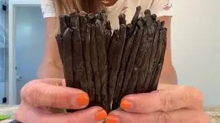 Organic Madagascar Vanilla Beans - see how amazing these look!
