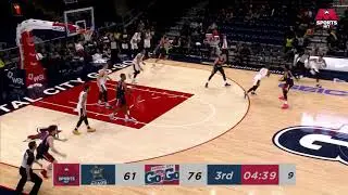 Justin Reyes with the big dunk