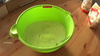 Песочное тесто с фруктами и безе.