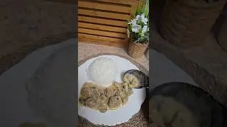 Rezept f&uuml;r Hackfleischb&auml;llchen in einer cremigen Champignonsauce,