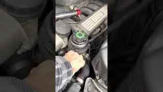 BMW coolant leak caused by a rare failure!! Faulty reservoir cap!