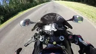 Honda CBR 929rr.  vs  gsxr 750 k5