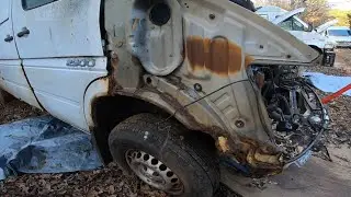 How to Remove a Fender on a T1N Mercedes Sprinter +Hood and other parts