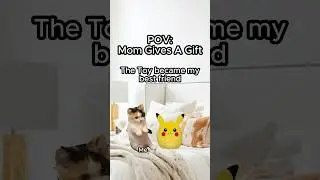 CAT MEMES 🐱 MOM GIVES A GIFT #relatable #cat #wholesome #family #shorts