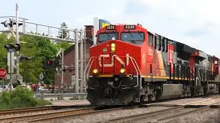[4K] Canadian National Train #149 with CN 3230 and CN 2818 Heads West with Intermodal Freight!
