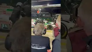 Detenci&oacute;n en boxes del Porsche 99 de Nico Varrone, Neel Jani y Nico Pino. Le Mans 24 hs.