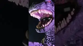 Godzilla on top of Hotel Gracery - Shinjuku