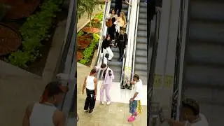 A performance for the people 🤣😎