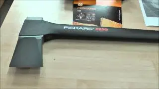x25 prezentacja siekiery Fiskars