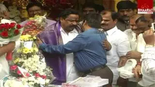 Cable Operator Association President Prabhakar Reddy wished BT Chief Editor Vijay Kumar