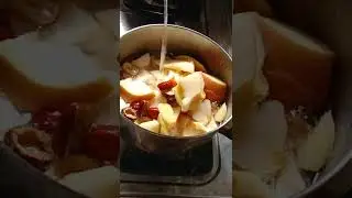 HEALTHY APPLE SOUP CHINESE RECIPE WITH GINGER AND WOLFBERRIES DRIED DATES IMPROVE LOWER CHOLESTEROL