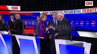 Elizabeth Warren dodges Bernie Sanders handshake