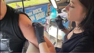 Tattoos auf der Kieler Woche: Thomas' erstes Tattoo