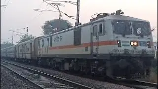 9CochesTrain/04351Delhi-Hisar Express||Indian Railway