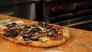 How to Make Vegetarian Pizza Toppings | Homemade Pizza