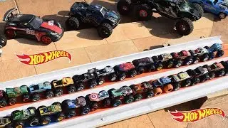 Hot Wheels MUITOS Carrinhos Monster Trucks na Disputa - Brinquedos #240