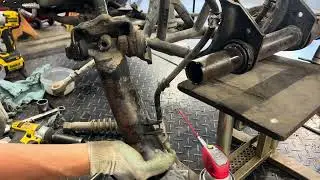 Honda Fourtrax 250 Bad Design? Unusual Front End - Swingarm Explained