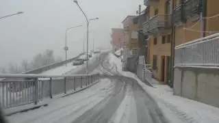 Neve, con la Protezione Civile per le strade di Ariano /VIDEO