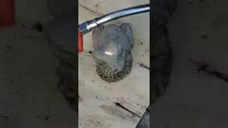 pulse laser cleaning stone #lasercleaning #pulselasercleaningmachine #satisfying