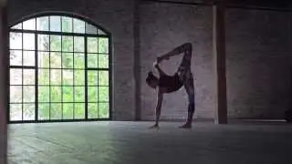 Universal Yoga by Alyona Tikhonova