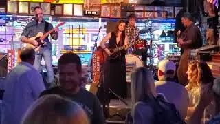 Rachael Hester and her Tennessee Walkers - Robert's Western World