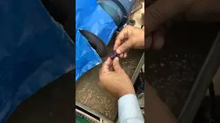 Обрезка необработанного аметиста 💎 | Увлекательный процесс огранки драгоценных камней #viralvideo...