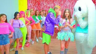 DIANA SHOWJA AZ ISKOLÁBAN! Dianának Sürgősen Szüksége Van Egy Legjobb Barátra!