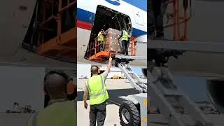 #aviation #airplane #aeroplane #landing #aircraft #plane #aviationlovers
