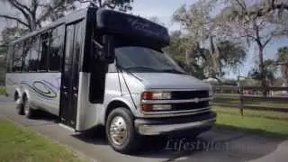 20 Passenger Ultimate Party Bus