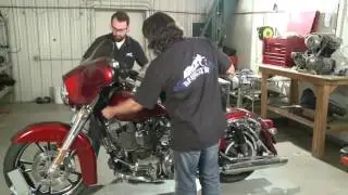Street Glide-stretch tank and side cover installation