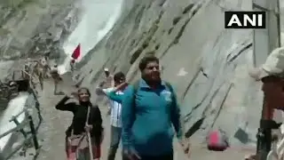 Watch: ITBP personnel ensures safe passage for Amarnath Yatra pilgrims